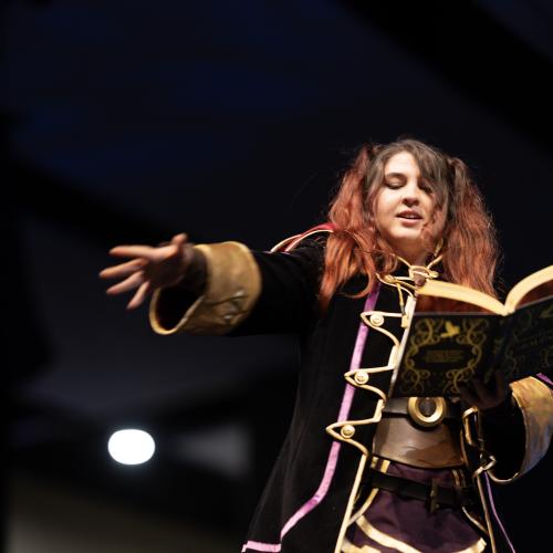 Robin from Fire Emblem Awakening
Cosplayer: Nola Cosplay
https://www.instagram.com/nolacosplay/