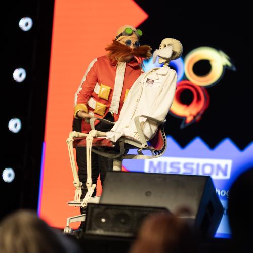 Dr. Eggman (onstage), Maria Robotnik (video), Gerald Robotnik (portrayed with Skeleton) from Sonic
Cosplayer: MaveyWavie
https://linktr.ee/MaveyWavie